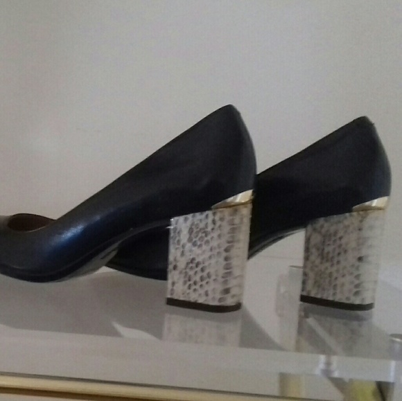 Calvin Klein block heel pump, size 7 - Picture 4 of 7